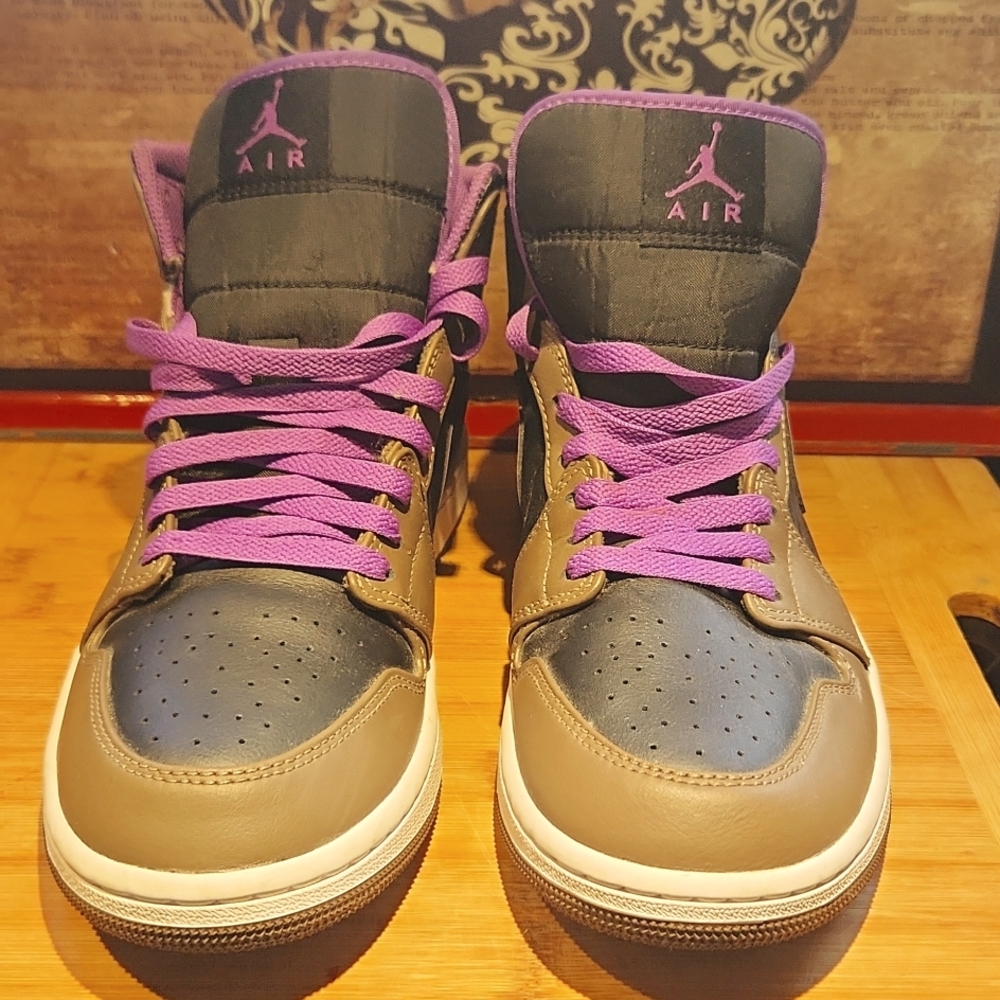 Air Jordan 1 Mid ''Palomino, Purple''